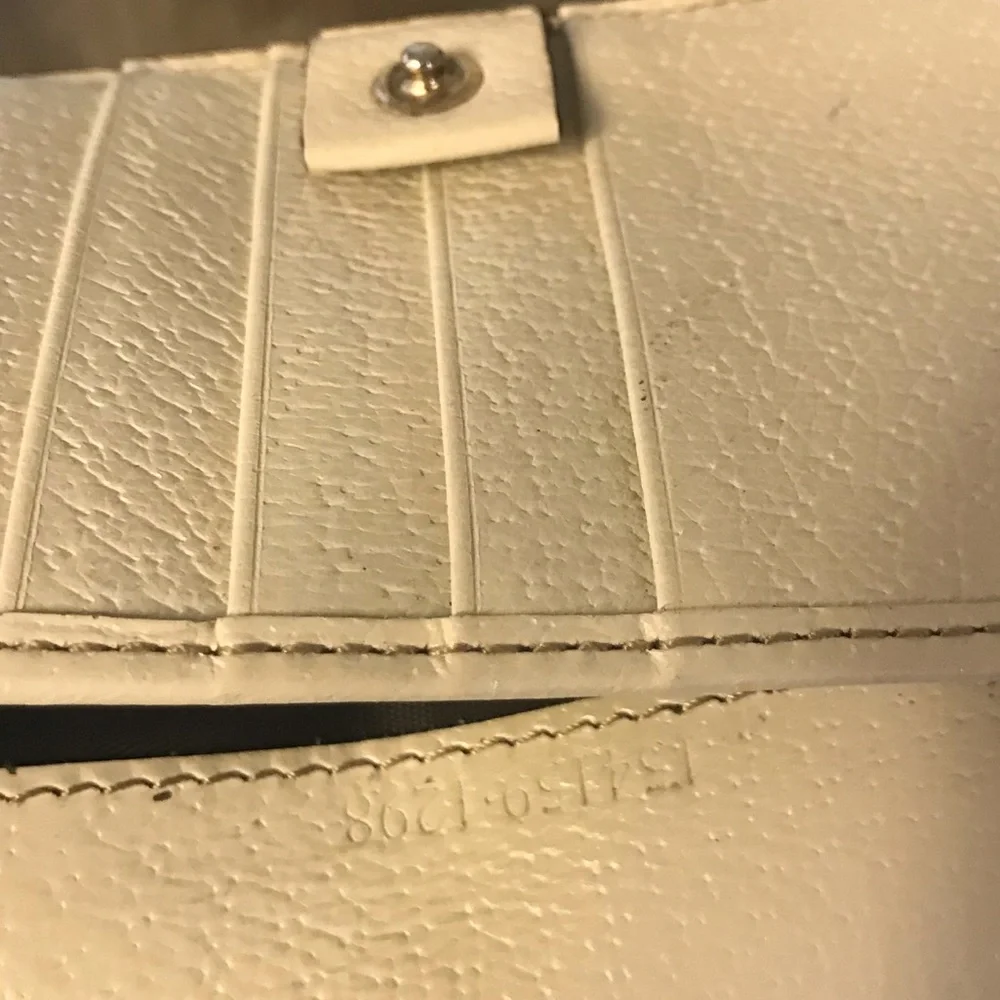 Authentic Gucci Bifold Wallet - Picture 11 of 16